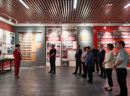 延边州发改系统党员干部到“烽火”主题展进行参观学习