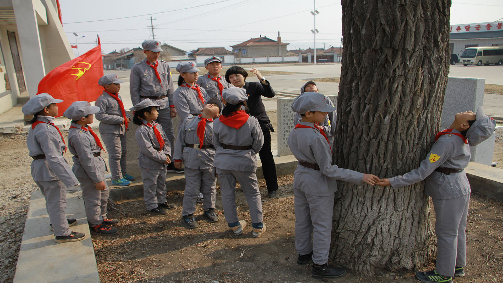 老榆树下听红色故事2 拷贝